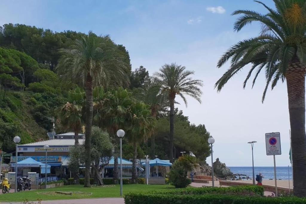 Somriu Apartament Fenals Platja Lloret de Mar Extérieur photo